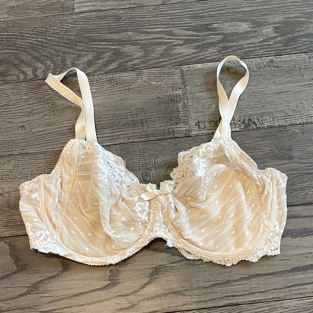 Elegant Cream Lace Bra